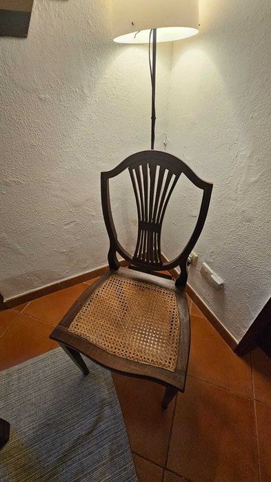 Conjunto mesa+ 4 cadeiras de madeira maciça