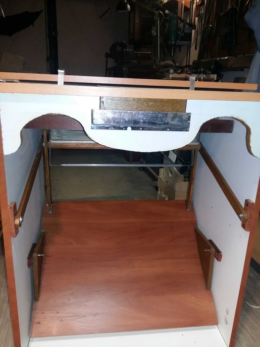 Akordeonowy stół prób