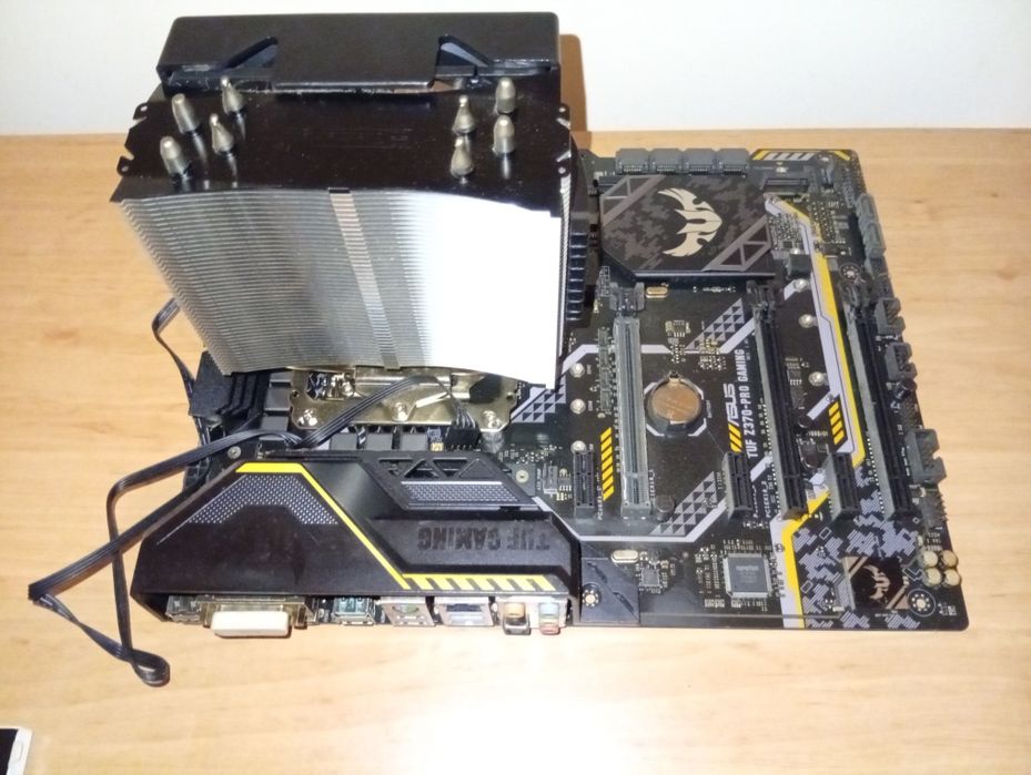 Various gaming computer components443744335944099842