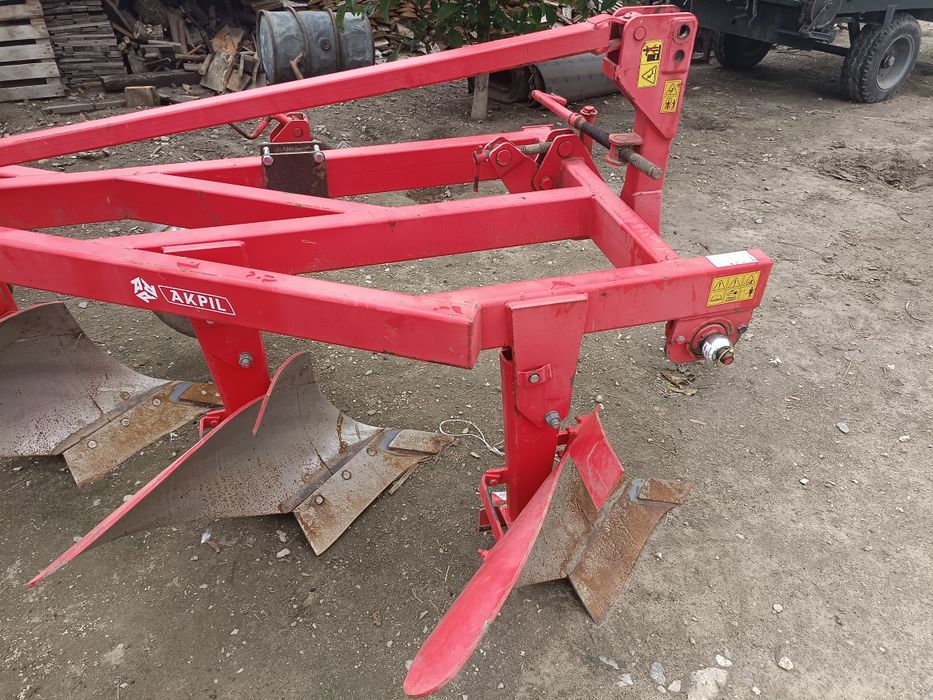 Pługi  4 skibowy akpil  400