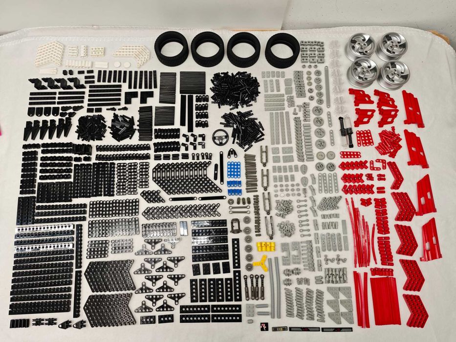 Lego Technic 8448 "Super Street Sensation"; 1999; [185]