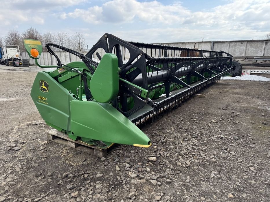 Жатка гідрофлекс з США, John deere F630 9м. соєва жатка.