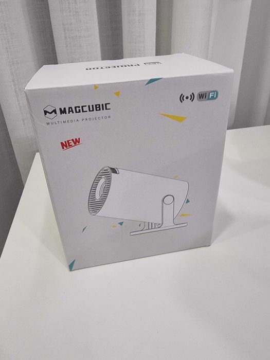 Projetor Magcubic HY300 Android TV 130 Polegadas