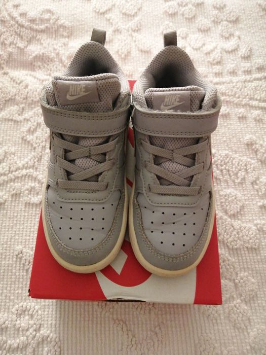 Tenis Nike tamanho 26