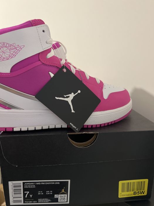 Jordan 1 mid rm easy on 40