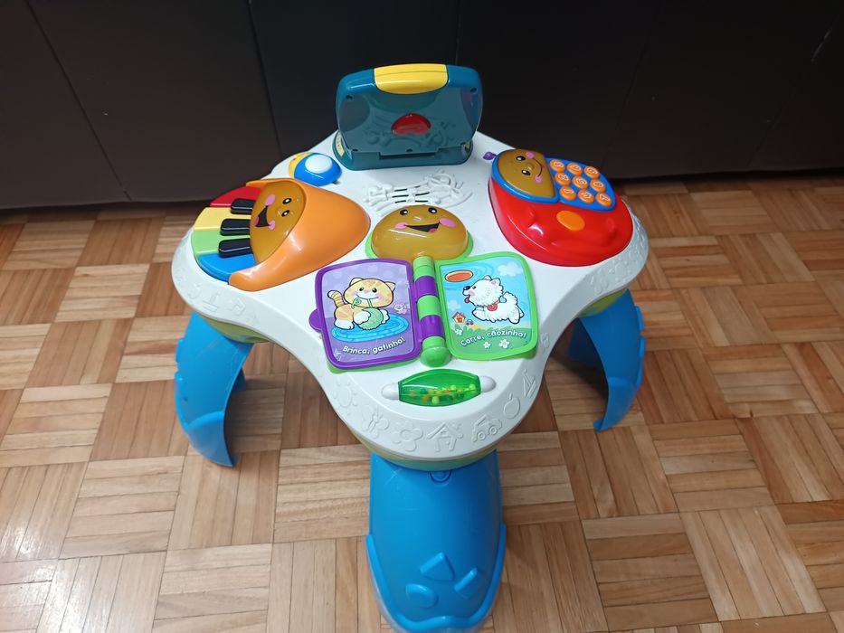Mesa de Atividades Musicais da Fisher-Price.