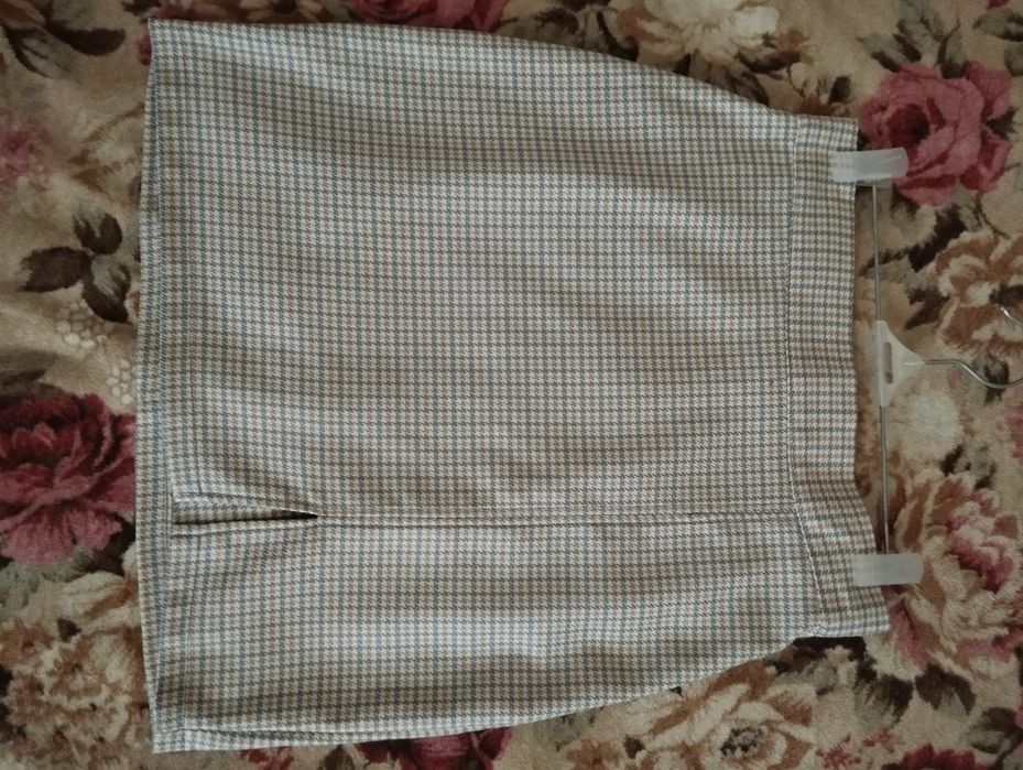 Нова юбка в клітинку