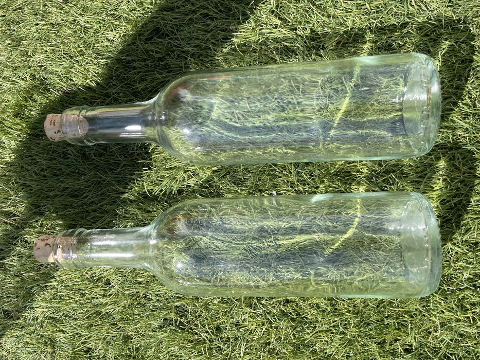 Conjunto Decorativo – Garrafas & Copos em Vidro Colorido