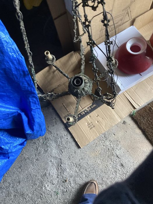 Candeeiro antigo de teto de ferro  fundido