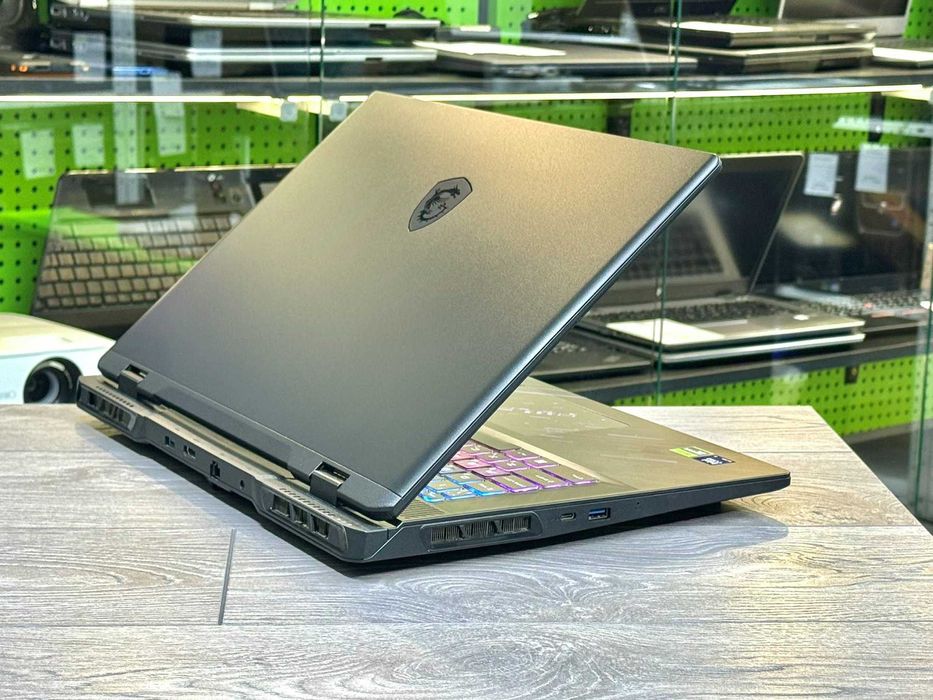 Потужний ігровий ноутбук MSI Pulse / Ultra 9 185H / RTX 4070