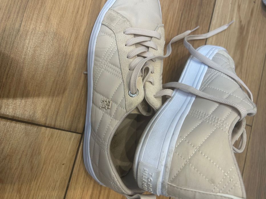 Snickersy Tommy Hilfiger beżowe