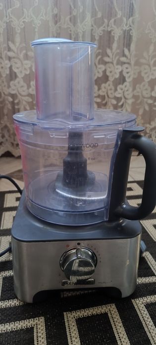 Потужний кухонний комбайн Kenwood MultiPro Classic 1000W.