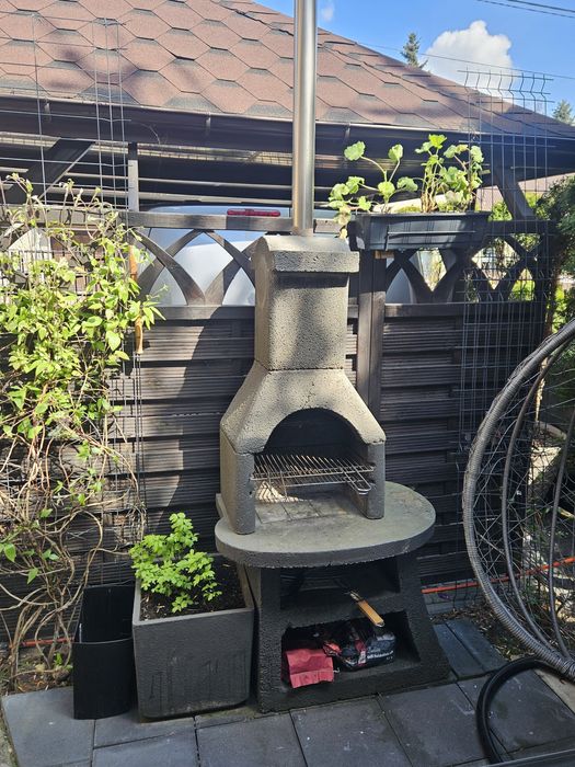 Grill betonowy z rusztem