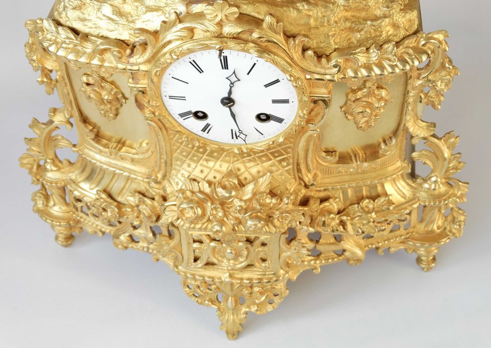 Бронзовий в позолоті камінний годинник XIX століття /LINET Aine Paris