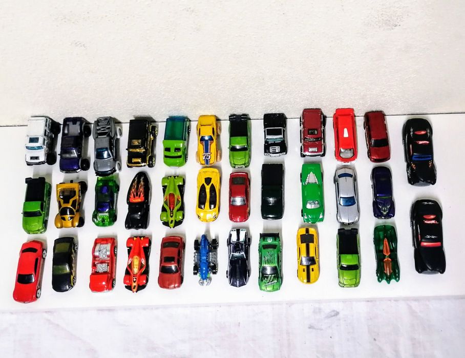 Hot wheels 35 carros, vendo o conjunto