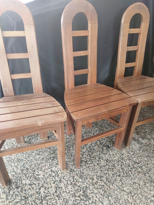 Mesa com Tampo em Granito (120x65) + 3 Cadeiras em Madeira - ÚLTIMA SEMANA!