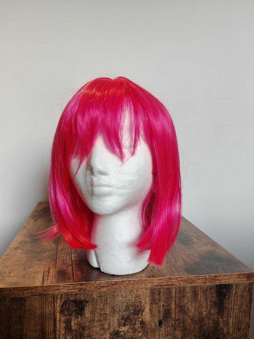 Nowa Peruka Różowa BOB z Grzywką (Hot Pink) 25cm Cosplay Impreza