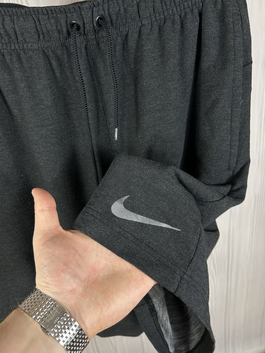 Nike Dry Mens Training шорти з красивим базовим дизайном Оригінал M