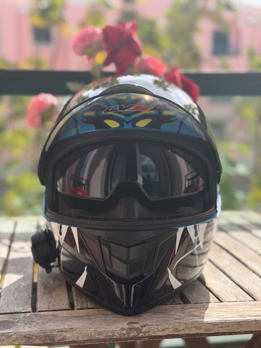 Vendo capacete com intercomunicador