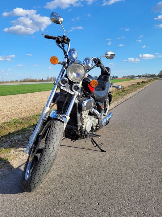 Kawasaki vulcan 750 twin