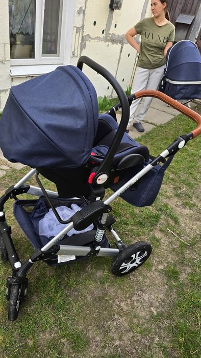 Коляска 3в1  срочно