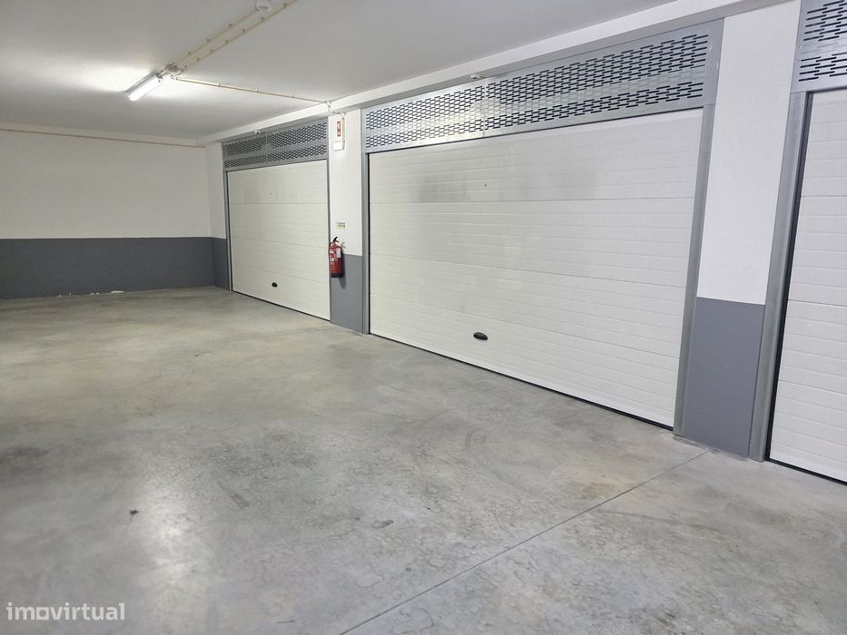 Vende-se T3 semi-novo com 1 ano de uso centro de Oliveira de Azeméis