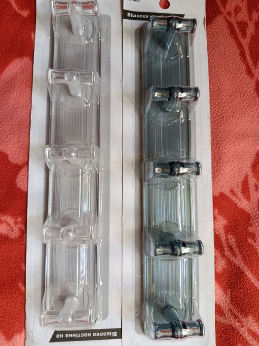 Вешалка настенная на скотче