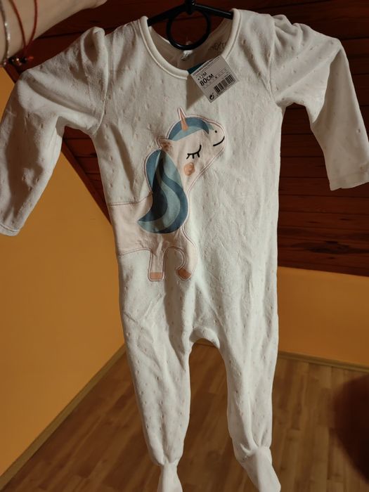 body z odpinanym tyłem na pampersa