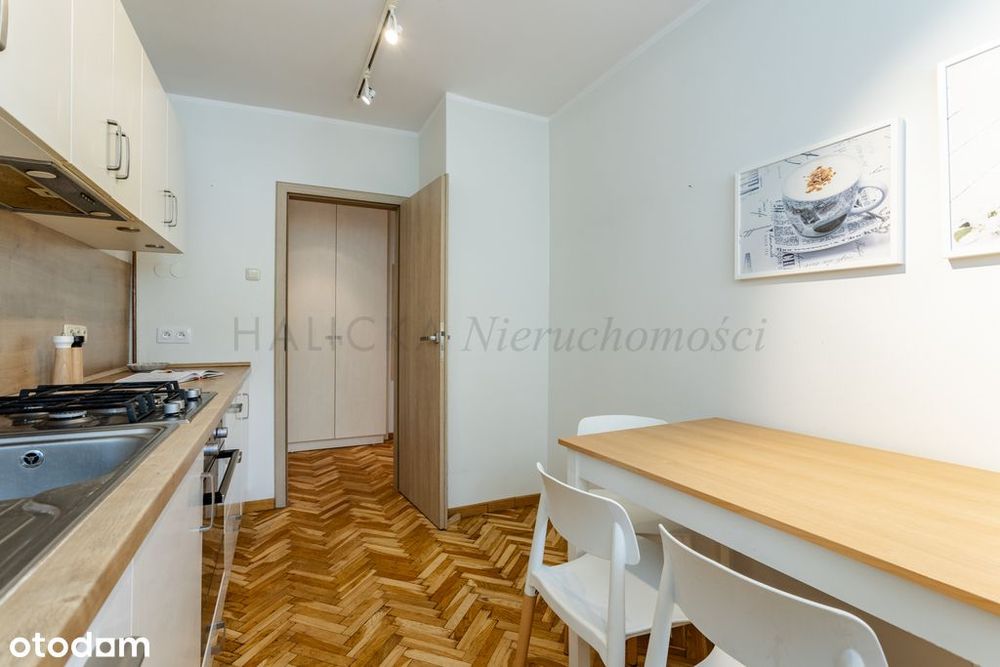 Niezależne pokoje, balkon z widokiem na zieleń