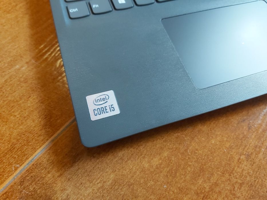 Portátil Lenovo V15-IIL  intel i5 - 10th