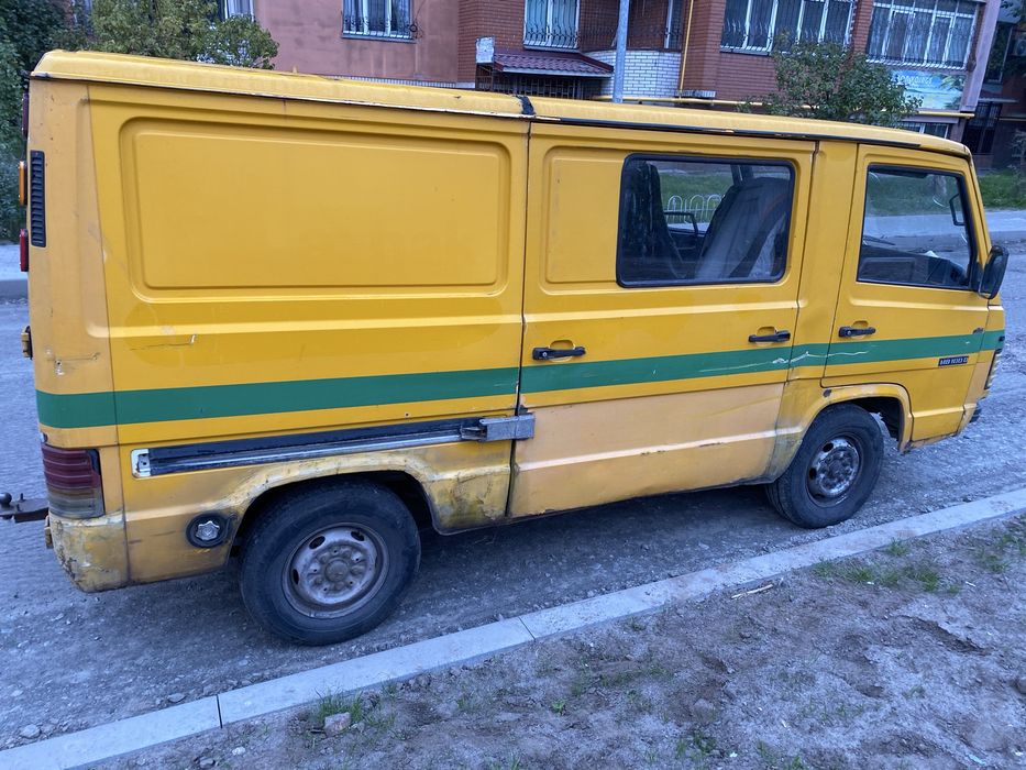 Продам Мерседес МВ100
