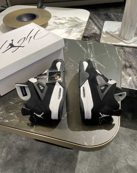 Jordan Air Jordan 4 Retro White Thunder R.41