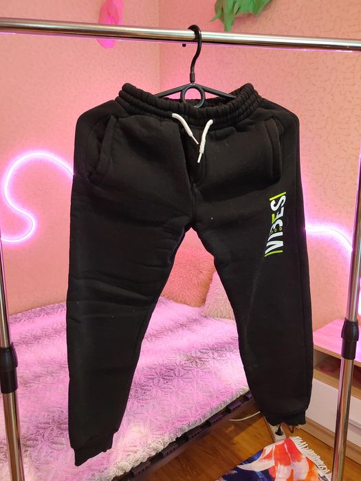 Спортивні штани з начесом
