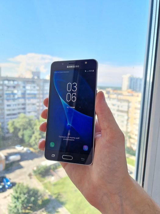 Телефон Samsung j510 8 гб