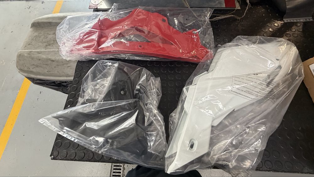 Plasticos novos husqvarna wr 125 2009