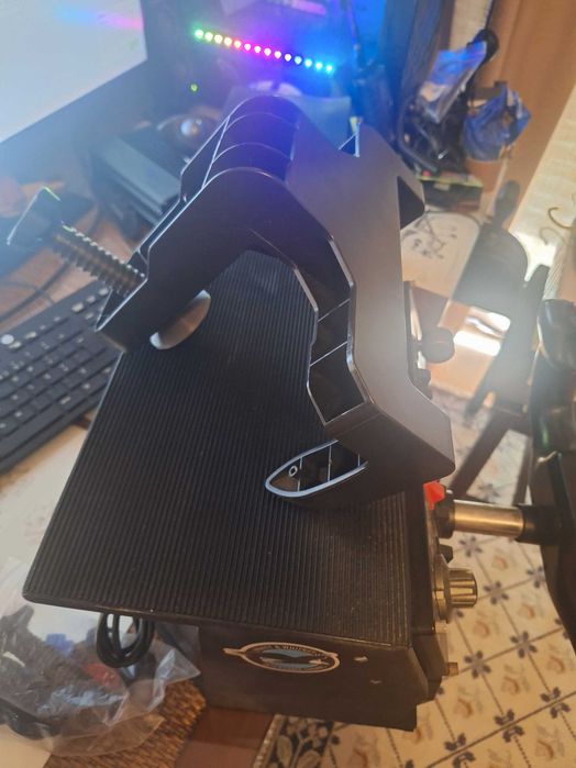 Vendo Pro Flight Yoke System com painéis e pedais.
