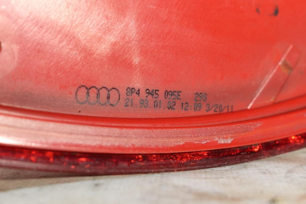 Farolim esquerdo AUDI A3 Sportback (8PA)