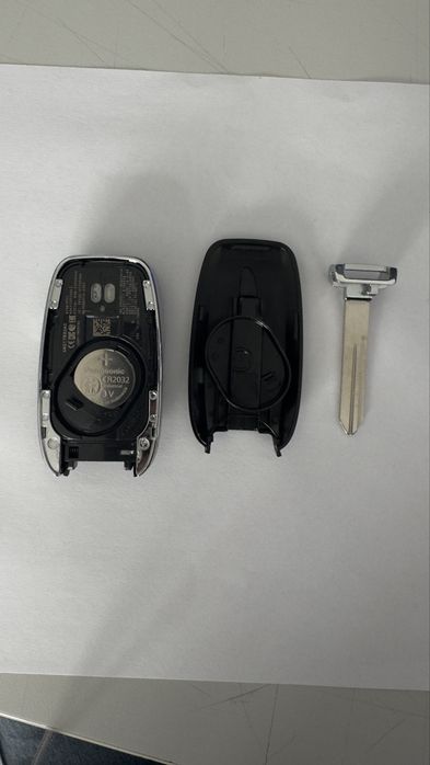 Oryginalny kluczyk do Chrysler Pacifica - NOWY 68217832AC