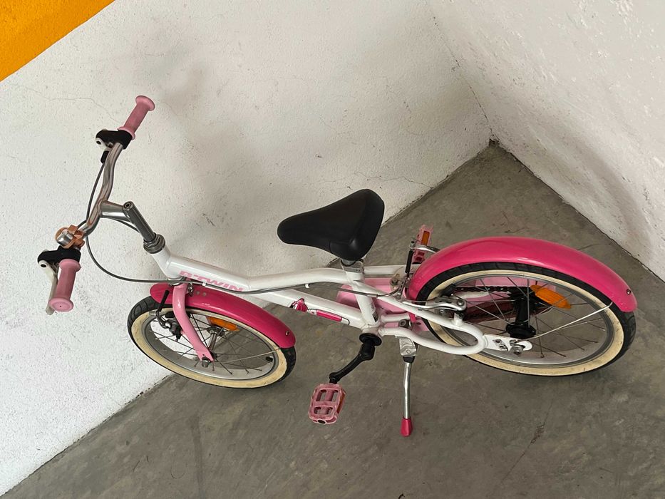 Bicicleta menina roda 16 idade ideal 4 a 6 anos
