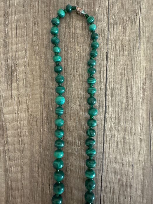 Colar em Malaquita