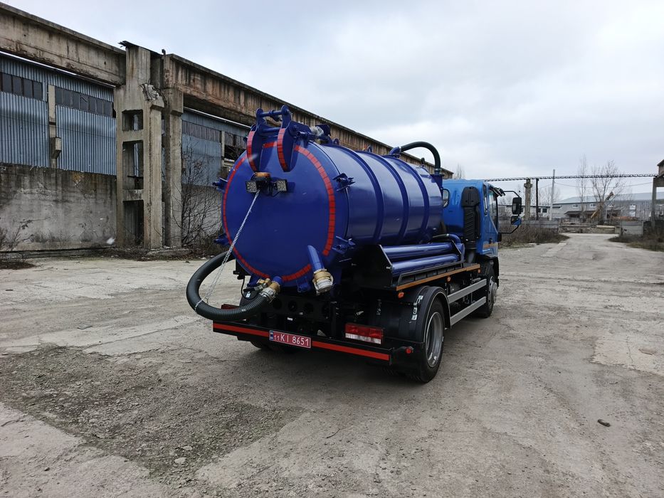 Вакумний автомобіль,асенізатор,мулосос,вакумний