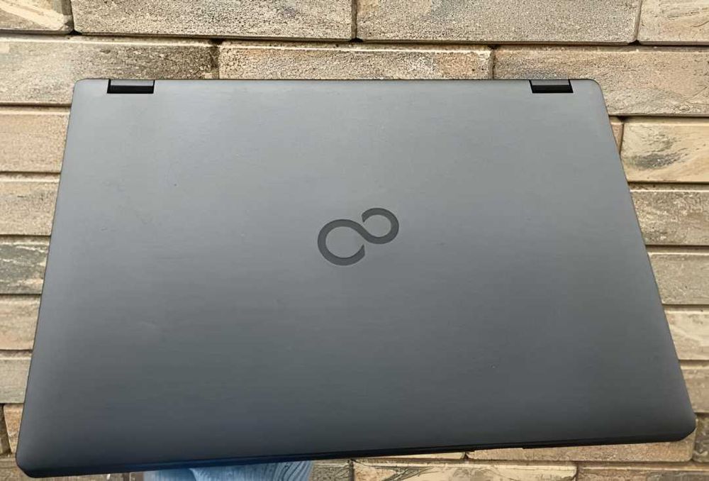 Ноутбук Fujitsu LIFEBOOK E449 i3-8130U • 8/256 • IPS FHD • Модем 114шт