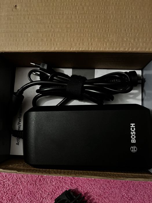 Carregador bosch e conta km Btwin 500