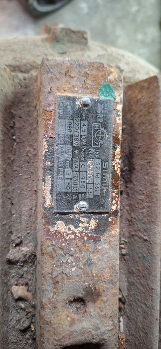Silnik elektryczny 4.5 kW 950 obr/min