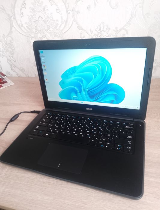 Dell Latitude 3380, Core i3 6-gen, DDR4
