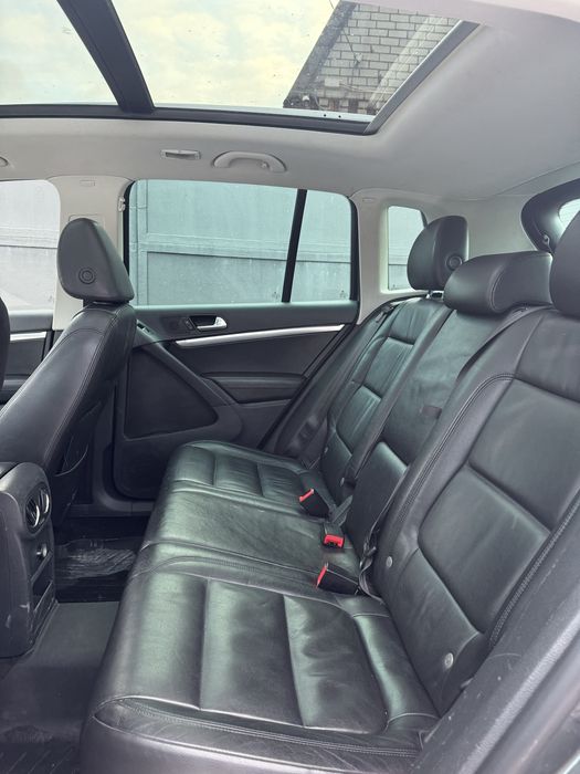 Volkswagen Tiguan R line 2.0 автомат