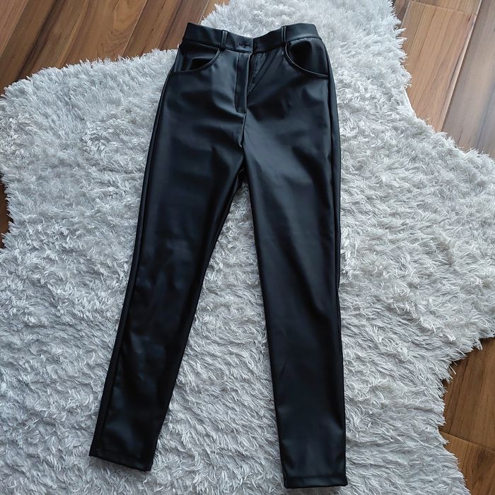 Штани з екошкіри