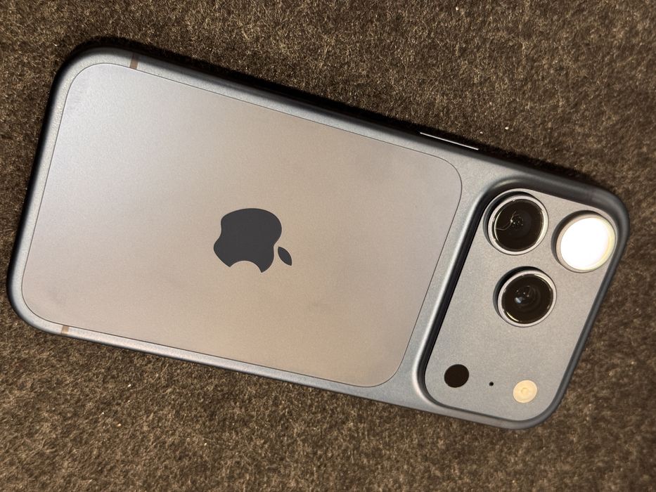 Iphone 17 Pro 256 + capa Apple Techwoven