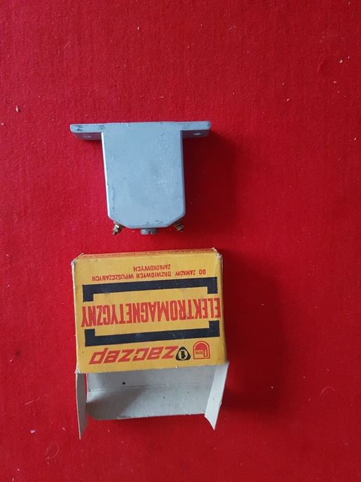 zamek wkladka  Nowa z PRL u