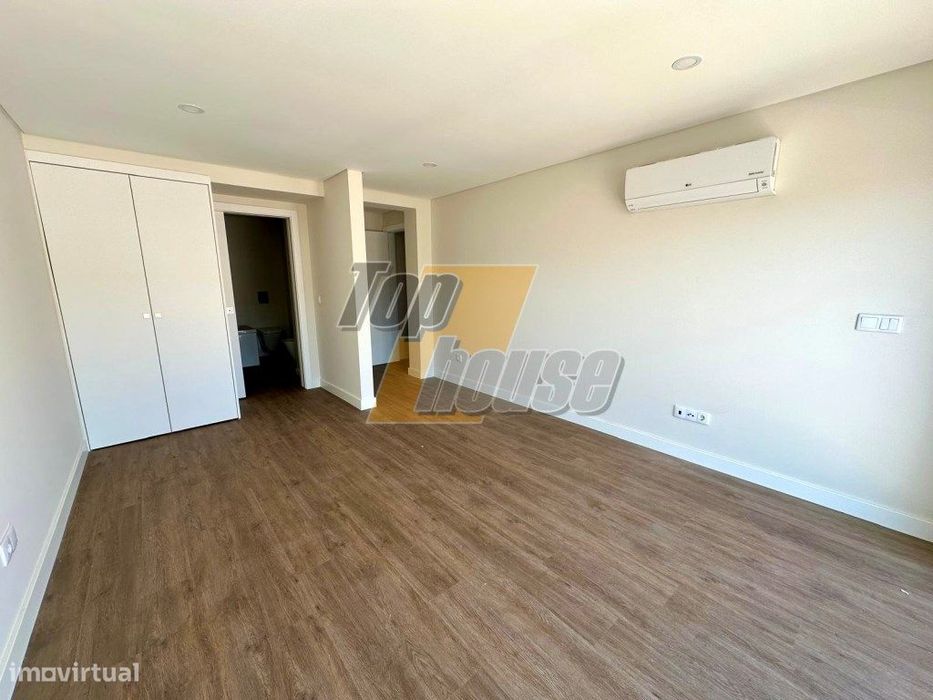 Apartamento T2 Novo Para Arrendar | Costa Da Caparica